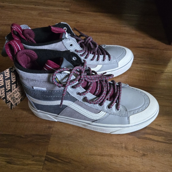 Vans Sk8 Hi Mte 2 Hiking Boots Women 9.5 Grey And White Waterproof 032026 - Picture 8 of 10